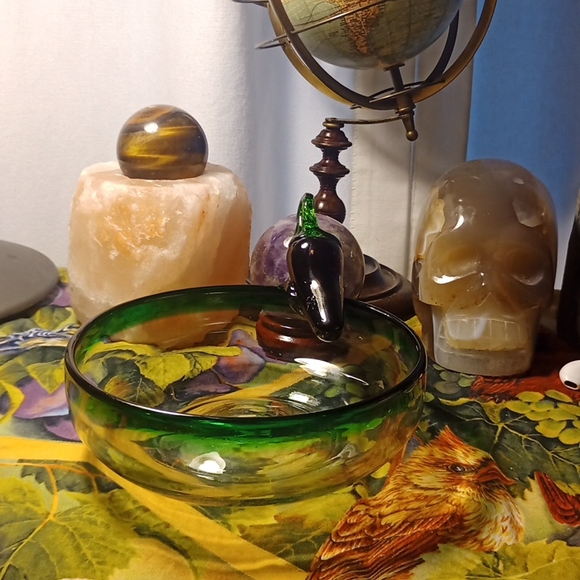 Handblown Glass Bowl with HandBlown Chilli Pepper 6" x 2" Green Rim Kitchen Art - Picture 9 of 10